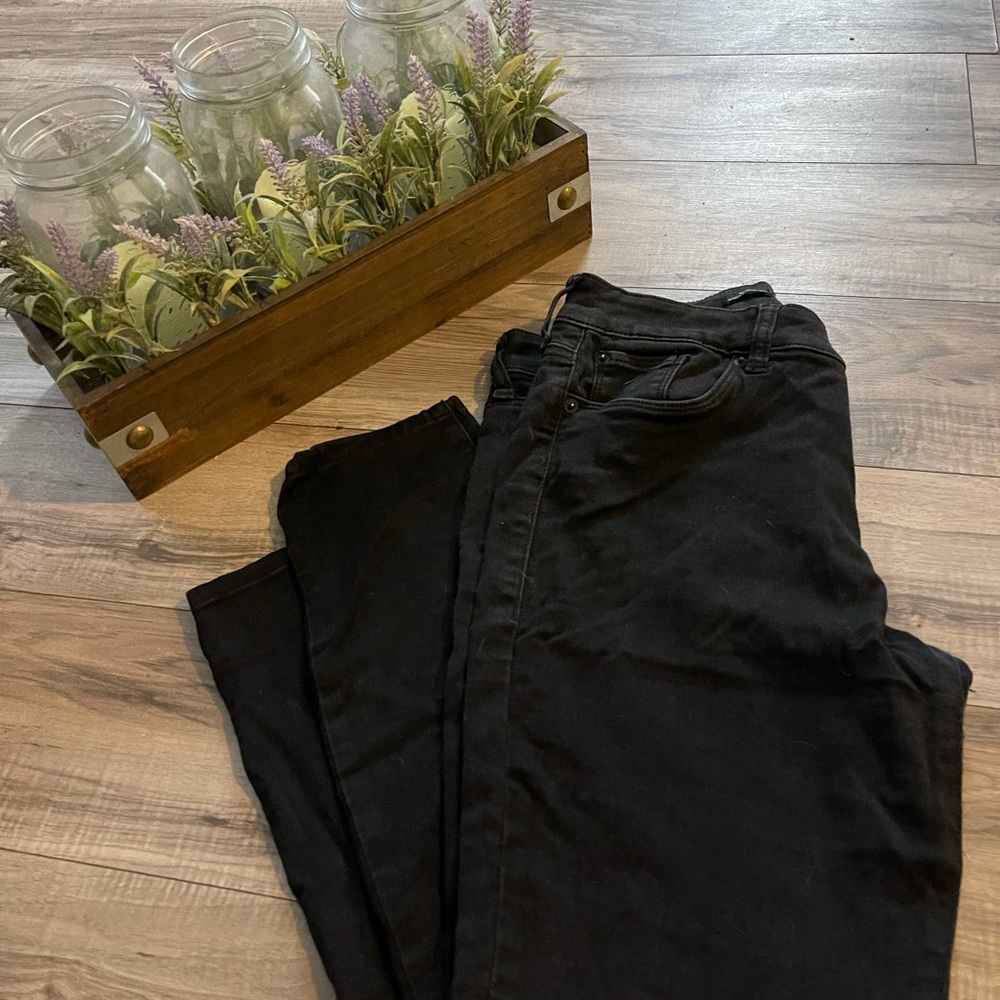 Black skinny jeans